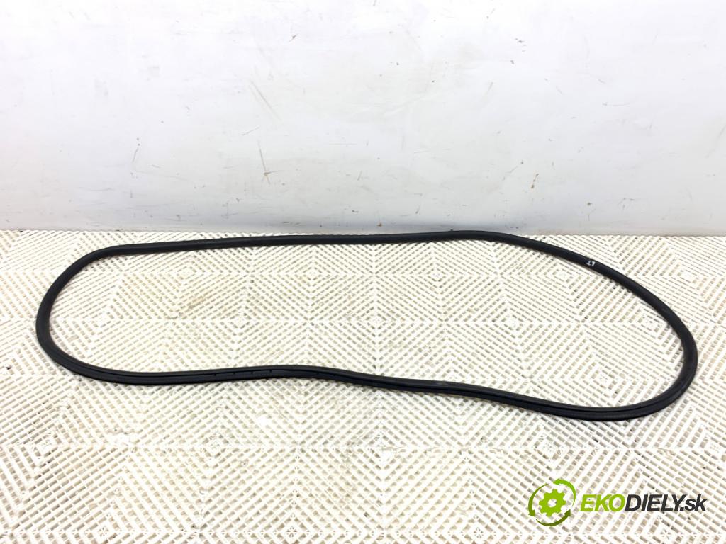 MERCEDES-BENZ GLE SUV 2020 180 kW GLE 300 d 4-matic (167.119) 1950 těsnění dveře zadní část levá strana  (Karoserie ostatní)