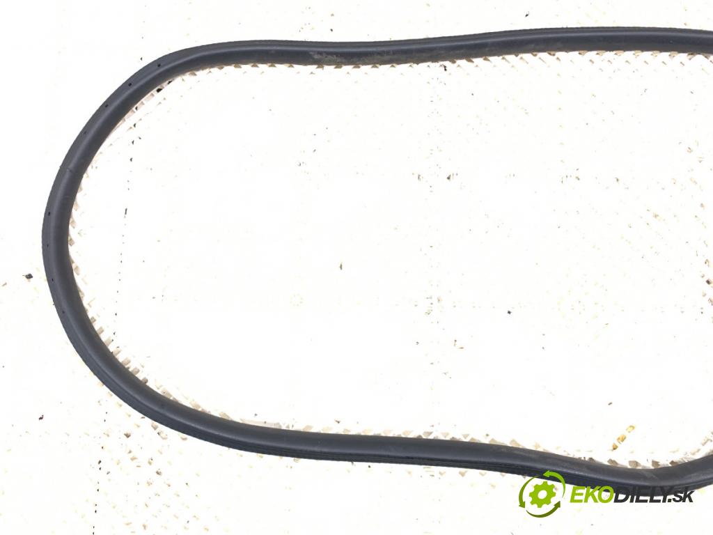 MERCEDES-BENZ GLE SUV 2020 180 kW GLE 300 d 4-matic (167.119) 1950 tesnenie Dvere zad pravá  (Karoséria ostatné)