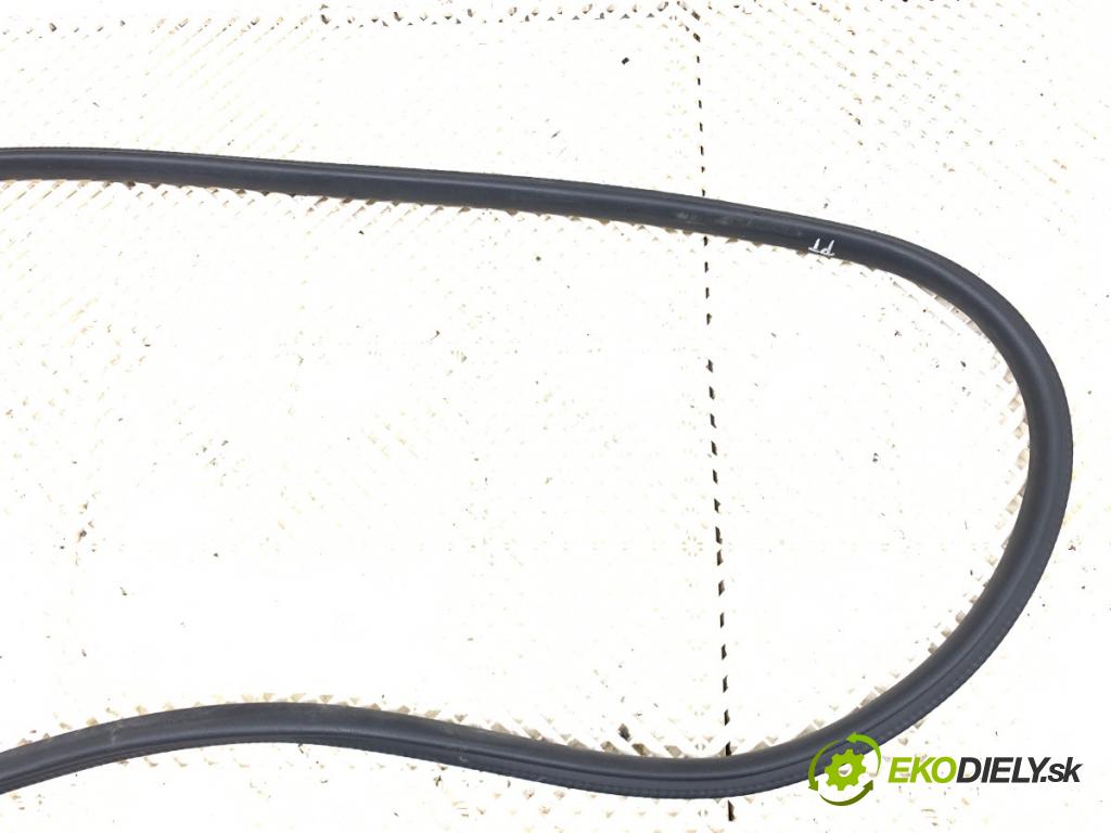 MERCEDES-BENZ GLE SUV 2020 180 kW GLE 300 d 4-matic (167.119) 1950 tesnenie Dvere zad pravá  (Karoséria ostatné)