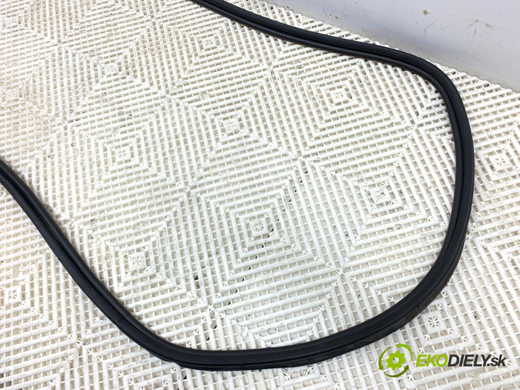 MERCEDES-BENZ GLE SUV 2020 180 kW GLE 300 d 4-matic (167.119) 1950 tesnenie dverí kufra