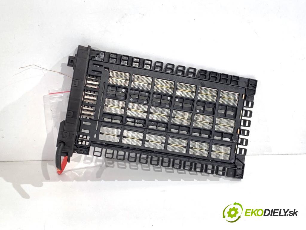 MERCEDES-BENZ GLE SUV 2020 180 kW GLE 300 d 4-matic (167.119) 1950 Výhrevné teleso, radiátor kúrenia elektrická A1678307503 (Radiátor kúrenia)