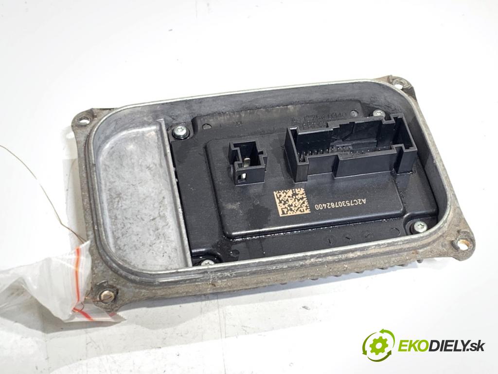 MERCEDES-BENZ GLE SUV 2020 180 kW GLE 300 d 4-matic (167.119) 1950 Menič XENON A2479018302 (Riadiaca jednotka xenónu)