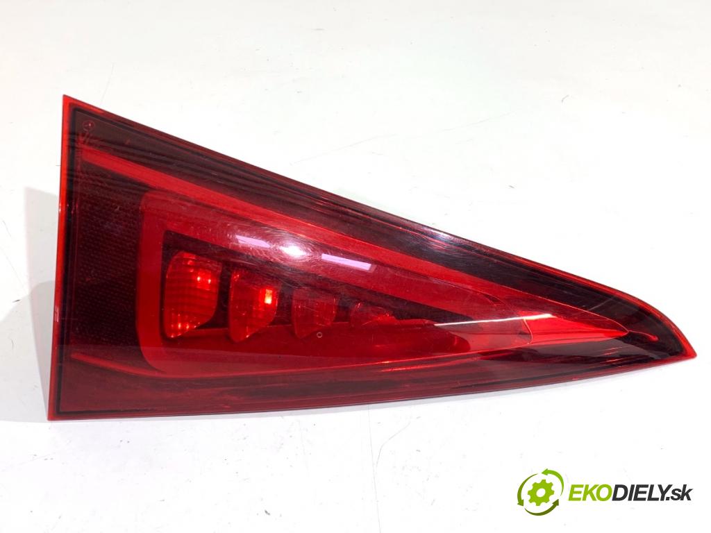 MERCEDES-BENZ GLE SUV 2020 180 kW GLE 300 d 4-matic (167.119) 1950 Svetlo zad ľavá strana vnútorná A1679060407 (Kľučka dverí ostatné)