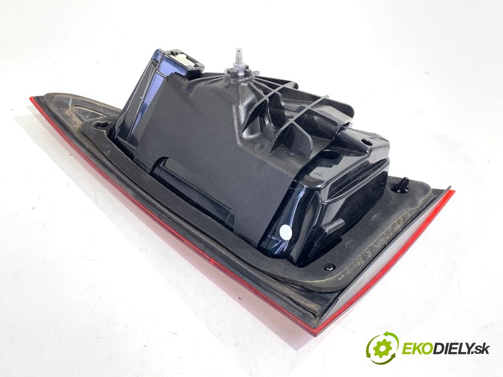 MERCEDES-BENZ GLE SUV 2020 180 kW GLE 300 d 4-matic (167.119) 1950 Svetlo zad ľavá strana vnútorná A1679060407 (Kľučka dverí ostatné)