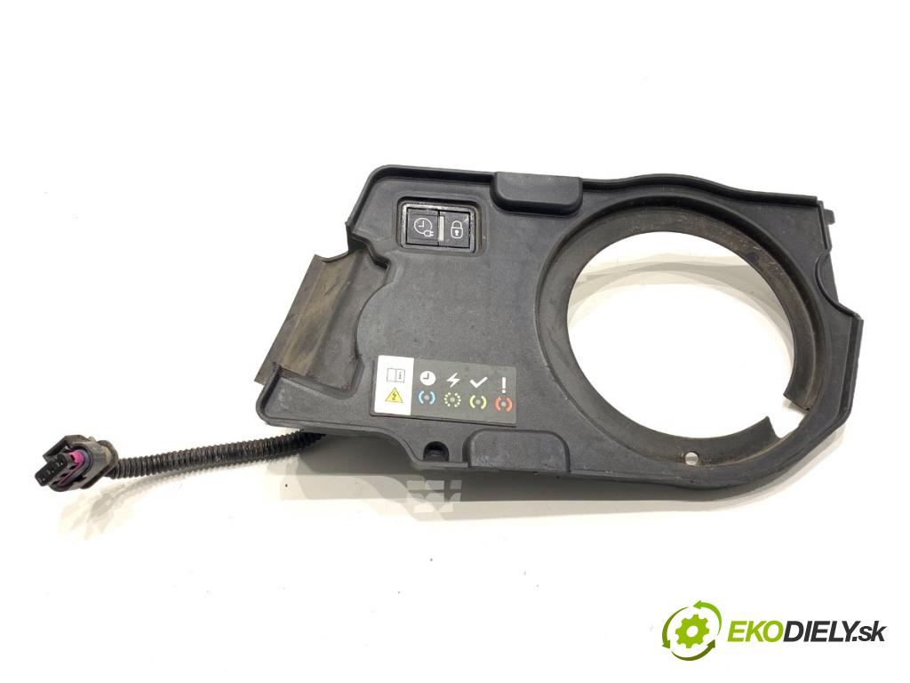 PEUGEOT 3008 SUV 2021 147 kW Hybrid4 (M45GBU) 1598 Rámček dvierok 9823707580