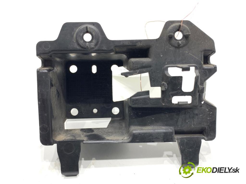 PEUGEOT 3008 SUV 2021 147 kW Hybrid4 (M45GBU) 1598 Držiak KAMERY nárazníka predný 9836669580