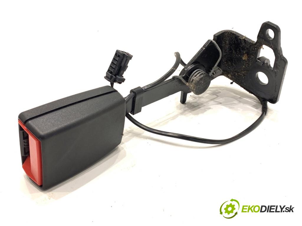 PEUGEOT 3008 SUV 2021 147 kW Hybrid4 (M45GBU) 1598 zapínače pásov PASA zad 9828866877