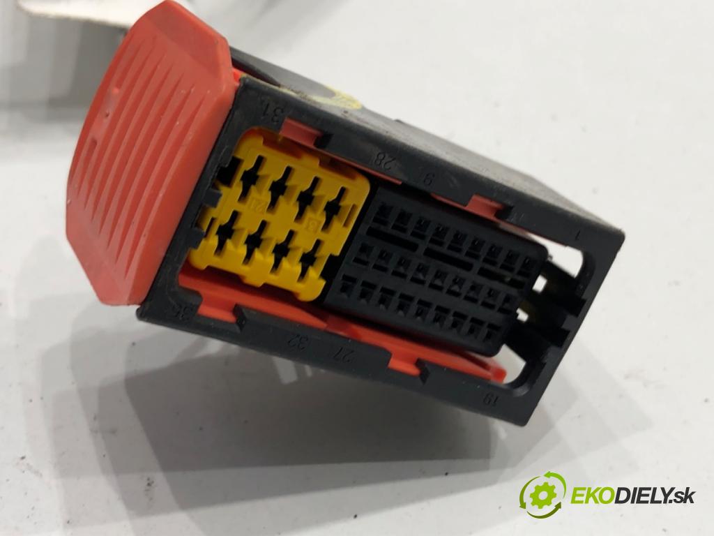 PEUGEOT 3008 SUV 2021 147 kW Hybrid4 (M45GBU) 1598 Káblovačka prístrojovky interiéru 9841829280