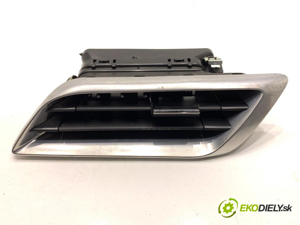 PEUGEOT 3008 SUV 2021 147 kW Hybrid4 (M45GBU) 1598 Mriežky kúrenia pravy predný 9810143180