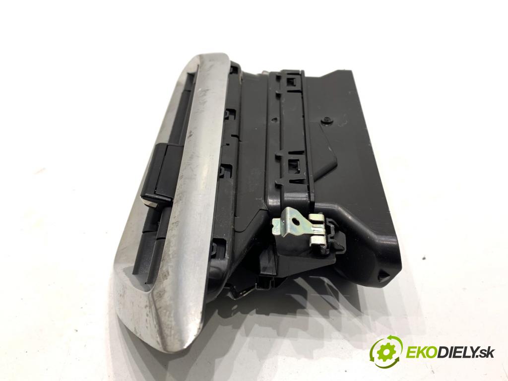 PEUGEOT 3008 SUV 2021 147 kW Hybrid4 (M45GBU) 1598 Mriežky kúrenia pravy predný 9810143180