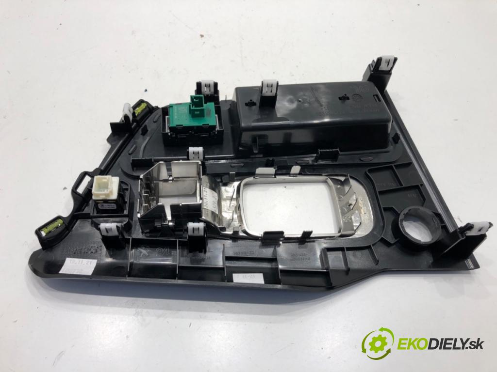 PEUGEOT 3008 SUV 2021 147 kW Hybrid4 (M45GBU) 1598 kryt TUNEL: stredového 98319184ZD