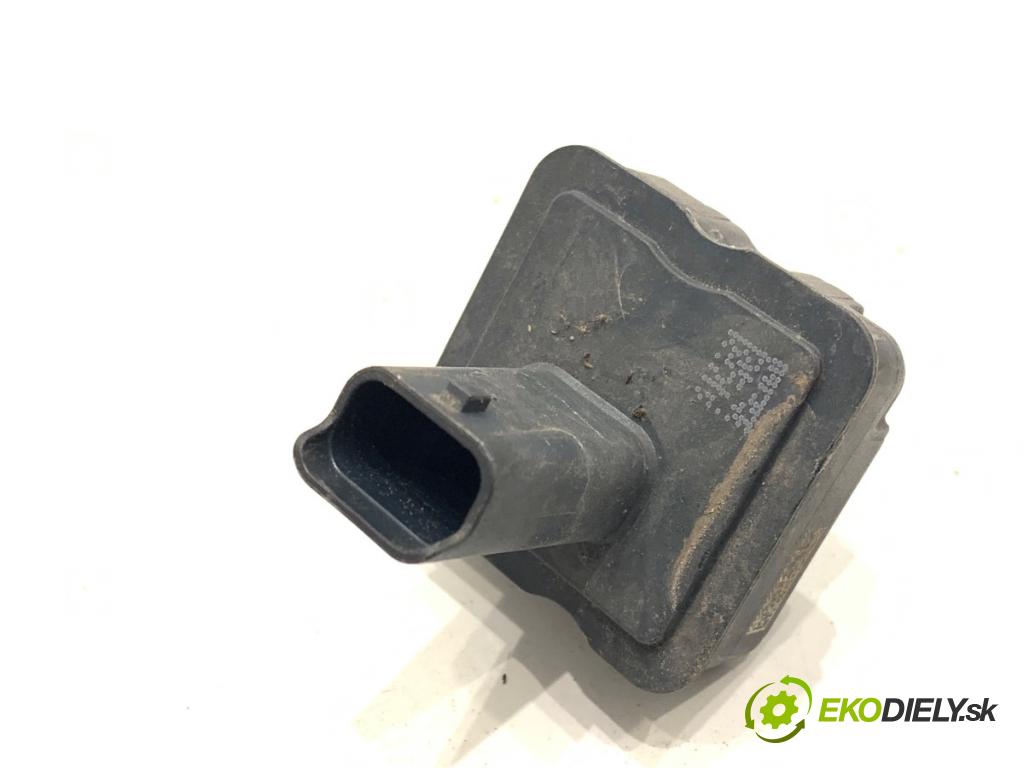 PEUGEOT 3008 SUV 2021 147 kW Hybrid4 (M45GBU) 1598 KAMERA predný 9809301080