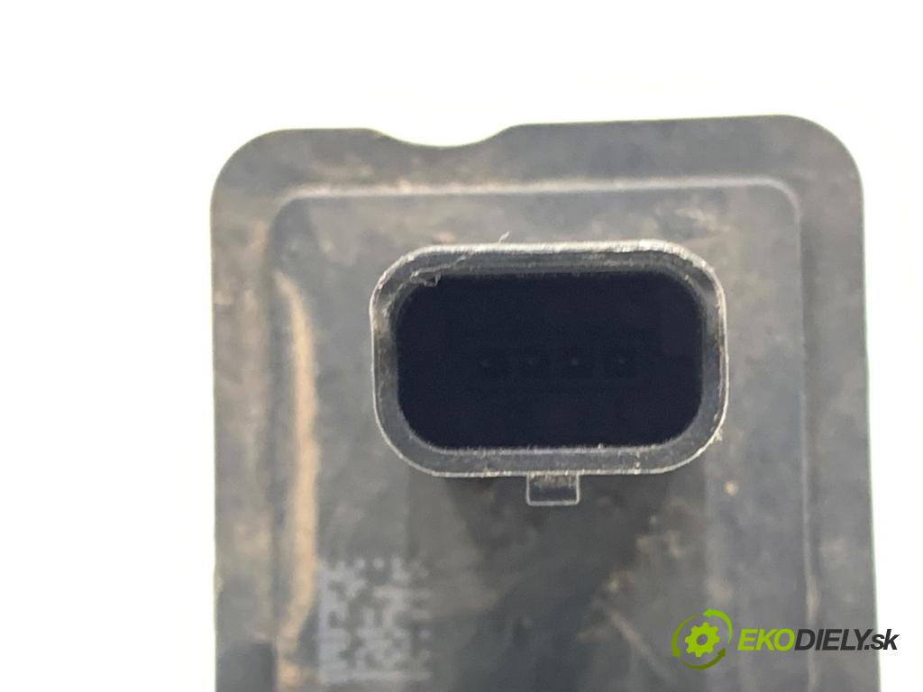 PEUGEOT 3008 SUV 2021 147 kW Hybrid4 (M45GBU) 1598 KAMERA predný 9809301080