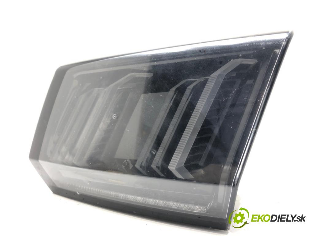 PEUGEOT 3008 SUV 2021 147 kW Hybrid4 (M45GBU) 1598 Svetlo zad pravá vnútorná  (Kľučka dverí ostatné)