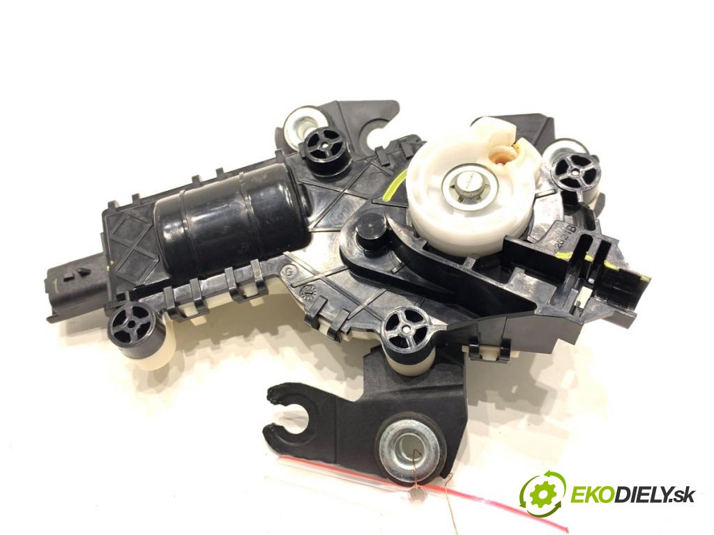 PEUGEOT 3008 SUV 2021 147 kW Hybrid4 (M45GBU) 1598 doťah dverí zad 9687233280