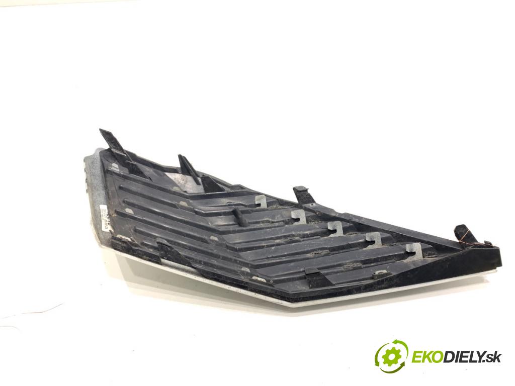 PEUGEOT 3008 SUV 2021 147 kW Hybrid4 (M45GBU) 1598 Mriežky nárazníka pravy predný 9836826977