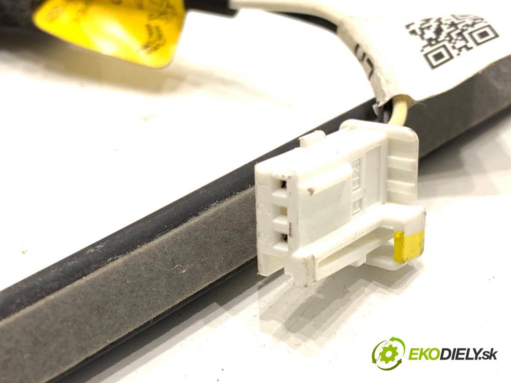 PEUGEOT 3008 SUV 2021 147 kW Hybrid4 (M45GBU) 1598 Snímač ZATVORENÉ: dverí ľavy 9815582780