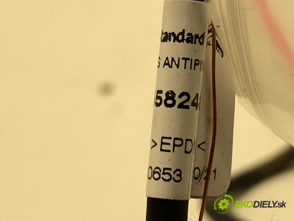 PEUGEOT 3008 SUV 2021 147 kW Hybrid4 (M45GBU) 1598 Snímač ZATVORENÉ: dverí pravy 9815582480