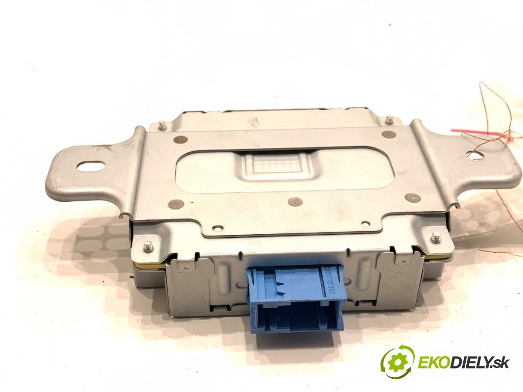 PEUGEOT 3008 SUV 2021 147 kW Hybrid4 (M45GBU) 1598 Modul KAMERY 9818608380