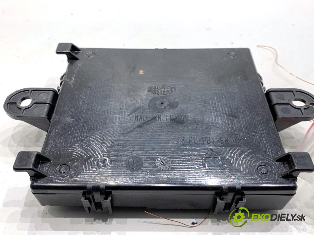 PEUGEOT 3008 SUV 2021 147 kW Hybrid4 (M45GBU) 1598 modul dveří 9819008380