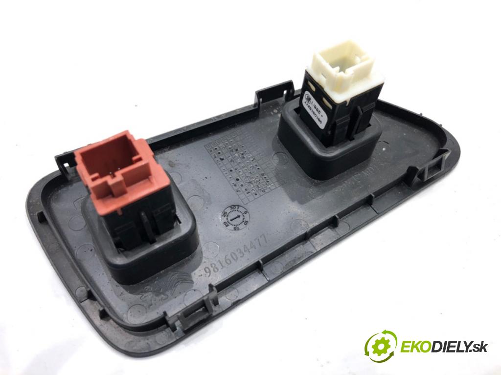 PEUGEOT 3008 SUV 2021 147 kW Hybrid4 (M45GBU) 1598 Panel Prepínač otvárania dverí 9816034477