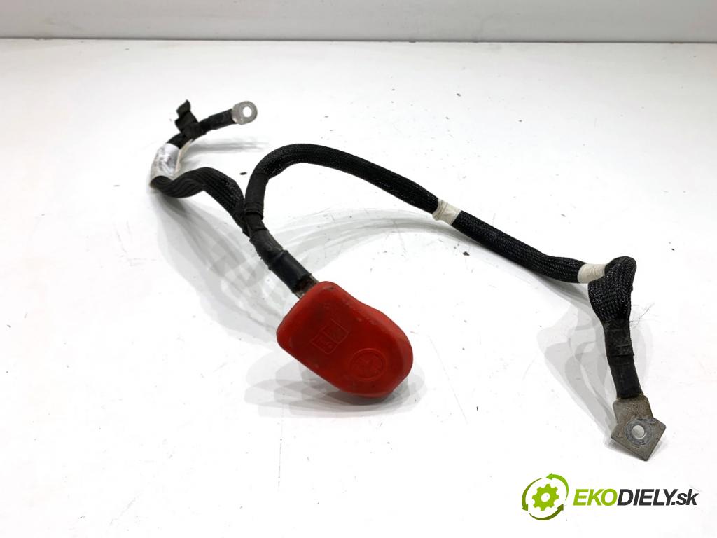 PEUGEOT 3008 SUV 2021 147 kW Hybrid4 (M45GBU) 1598 svorka PLUS: 9835379180