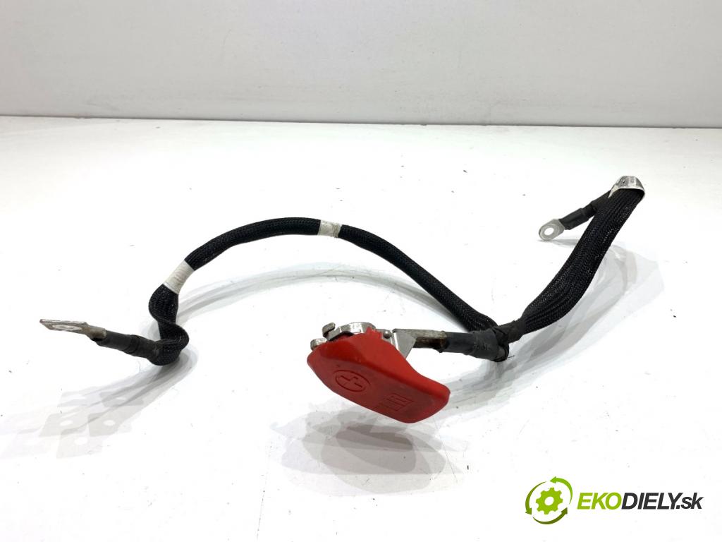 PEUGEOT 3008 SUV 2021 147 kW Hybrid4 (M45GBU) 1598 svorka PLUS: 9835379180