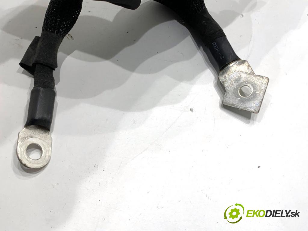 PEUGEOT 3008 SUV 2021 147 kW Hybrid4 (M45GBU) 1598 svorka PLUS: 9835379180