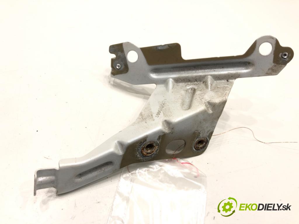 PEUGEOT 3008 SUV 2021 147 kW Hybrid4 (M45GBU) 1598 držiak blatníka pravy 