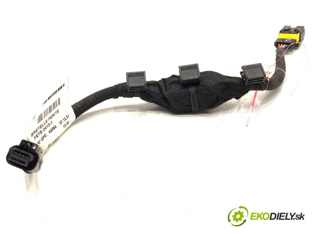 PEUGEOT 3008 SUV 2021 147 kW Hybrid4 (M45GBU) 1598 Káblovačka KAMERY ZPĚT: 9821018280