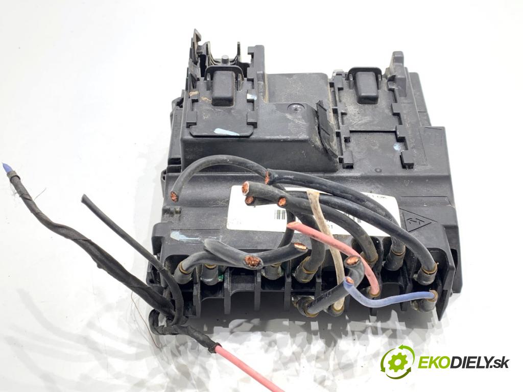 PEUGEOT 3008 SUV 2021 147 kW Hybrid4 (M45GBU) 1598 modul NAPĚTÍ: 9822465180