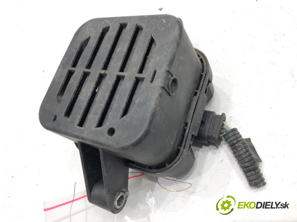 PEUGEOT 3008 SUV 2021 147 kW Hybrid4 (M45GBU) 1598 Siréna alarmu 9839315880