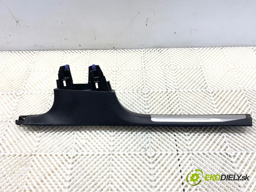 PEUGEOT 3008 SUV 2021 147 kW Hybrid4 (M45GBU) 1598 lišta násada prahu přední část levá strana 9824110877