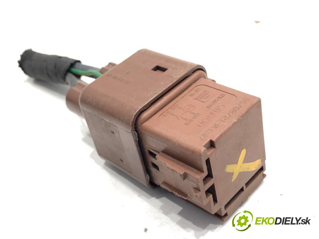 PEUGEOT 3008 SUV 2021 147 kW Hybrid4 (M45GBU) 1598 relé POISTKA: 9656916680