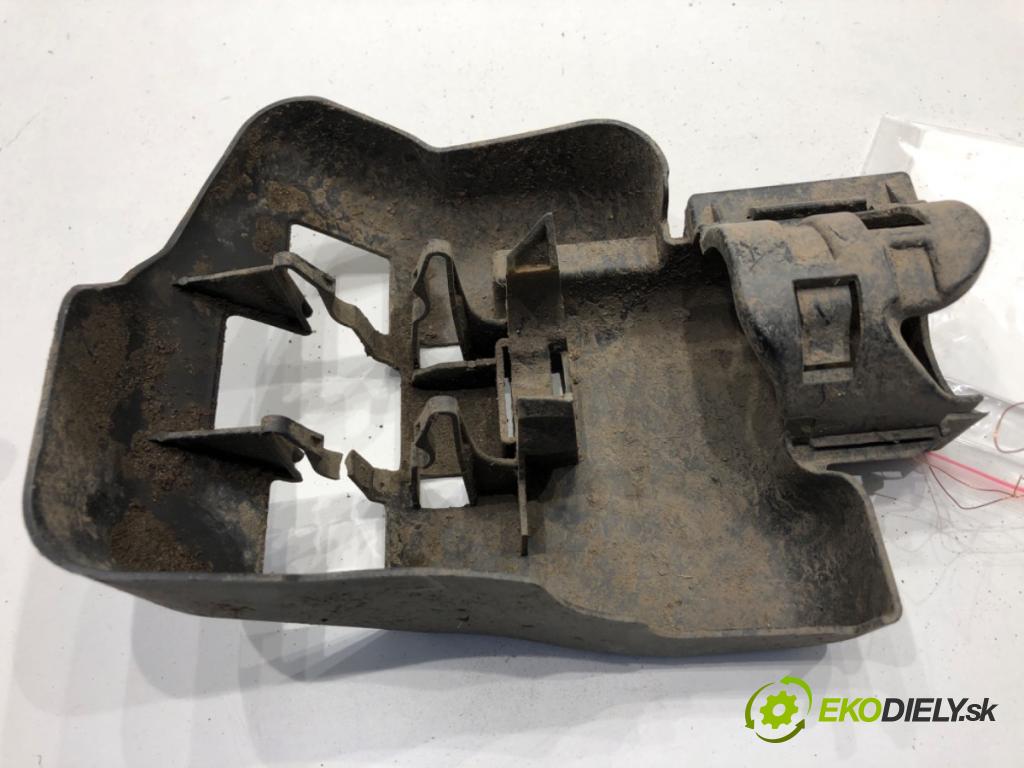 PEUGEOT 3008 SUV 2021 147 kW Hybrid4 (M45GBU) 1598 Clona zadná tlmiča pravá 9829129180