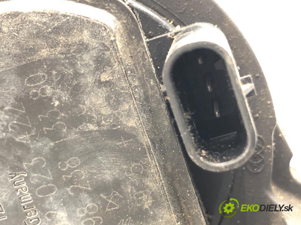 PEUGEOT 3008 SUV 2021 147 kW Hybrid4 (M45GBU) 1598 DALŠÍ: Pumpa vody 9823813380 (Vodná pumpa)