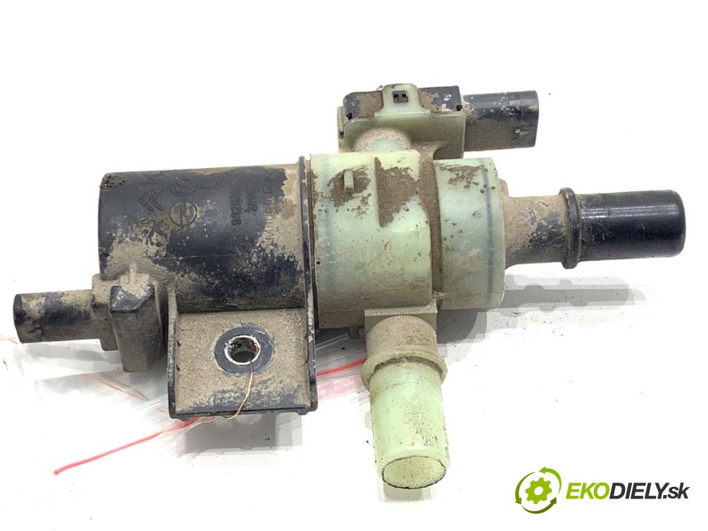 PEUGEOT 3008 SUV 2021 147 kW Hybrid4 (M45GBU) 1598 ventil NÁDRŽ: paliva 9829265680