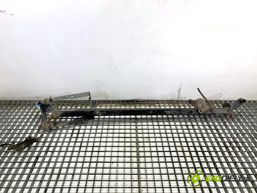 PEUGEOT 3008 SUV 2021 147 kW Hybrid4 (M45GBU) 1598 držiak Uchytenie BATERIE: 9825735680