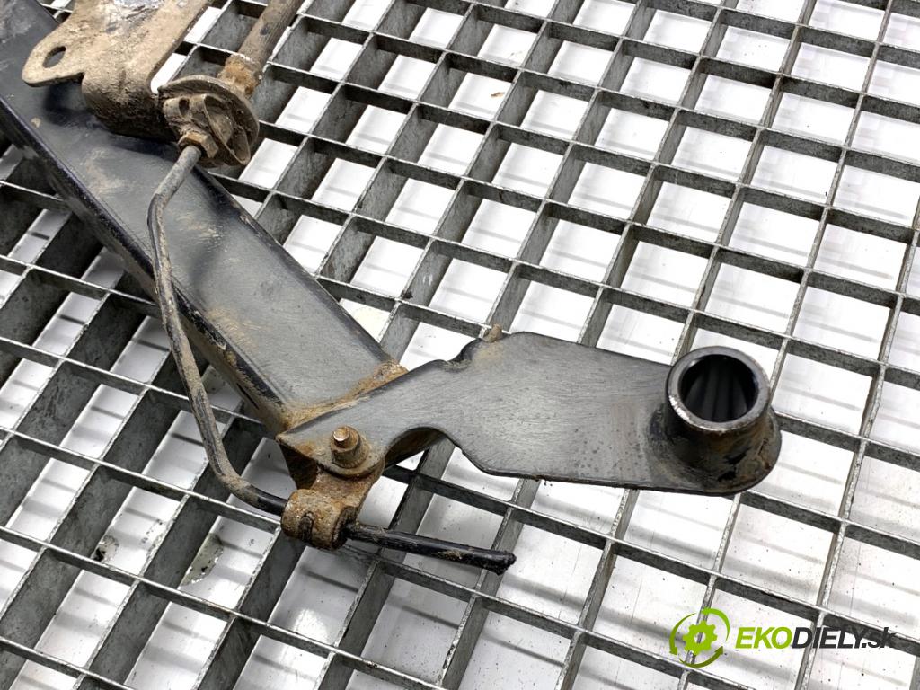 PEUGEOT 3008 SUV 2021 147 kW Hybrid4 (M45GBU) 1598 držiak Uchytenie BATERIE: 9825735680