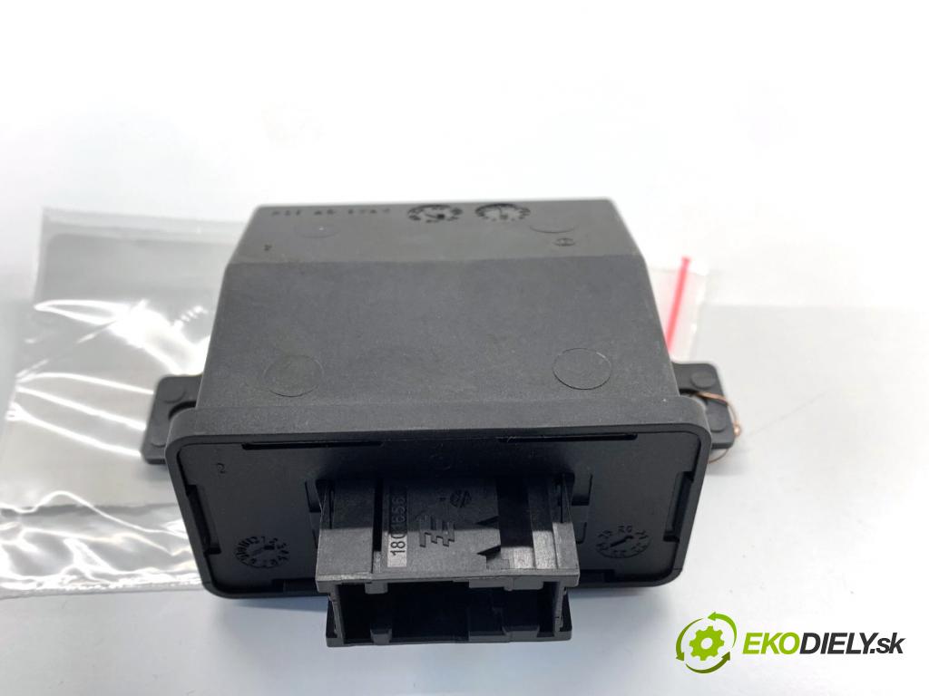 PEUGEOT 3008 SUV 2021 147 kW Hybrid4 (M45GBU) 1598 Modul svetiel 9843319880 (Riadiaca jednotka ostatné)