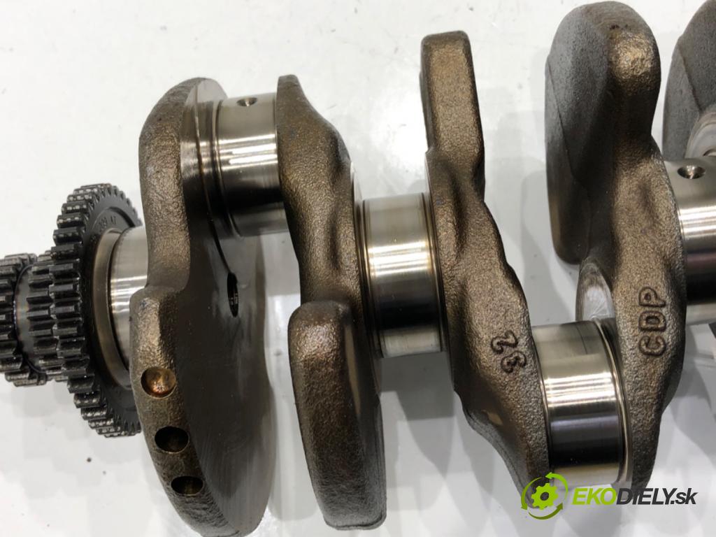 AUDI A4 B9 sedan 2018 185 kW 2.0 TFSI quattro 1984 Kardaň, hriadeľ KLIKA: 06LD (Blok motora ostatné)