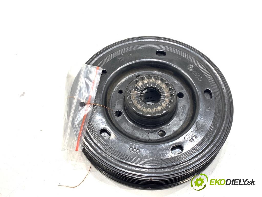 AUDI A4 B9 sedan 2018 185 kW 2.0 TFSI quattro 1984 kolo kolová hřídele 06H105243M (Remenice)