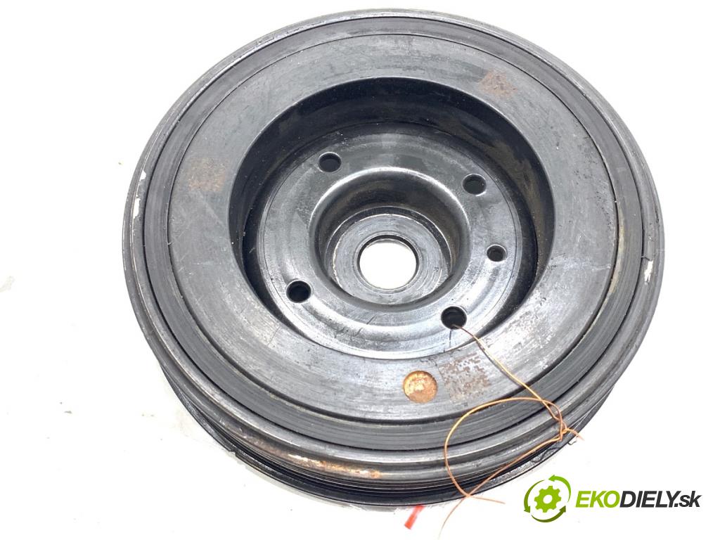 AUDI A4 B9 sedan 2018 185 kW 2.0 TFSI quattro 1984 koleso kolesová hriadeľa 06H105243M (Remenica)