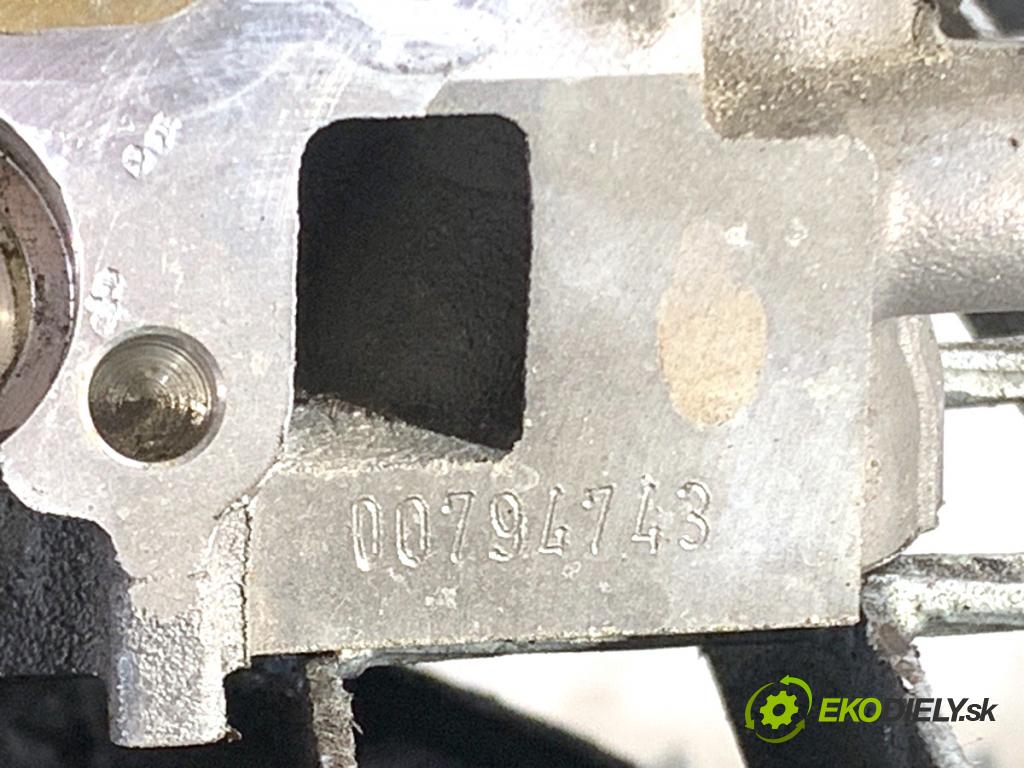 AUDI A4 B9 sedan 2018 185 kW 2.0 TFSI quattro 1984 Hlava valcov  (Hlava valcov)