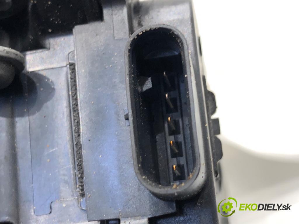 AUDI A4 B9 sedan 2018 185 kW 2.0 TFSI quattro 1984 Pumpa vody 06L121012H (Vodná pumpa)