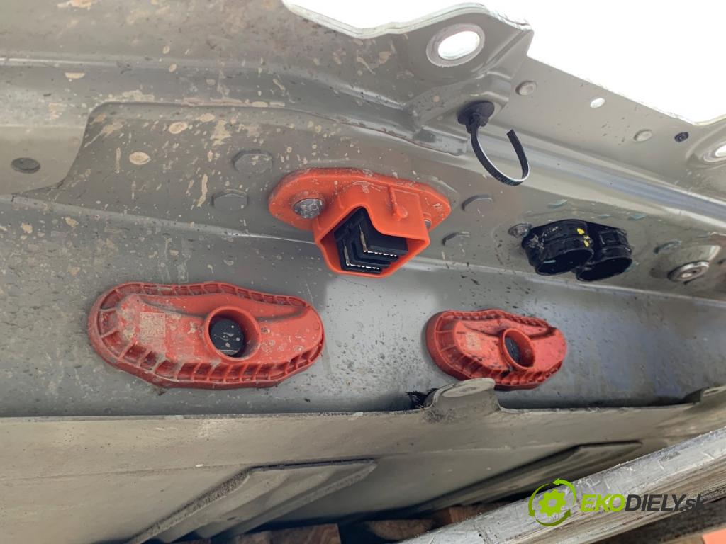 TESLA MODEL Y SUV 2023 235 kW EV 0 BATERIA HYBRYDA 1733002-D2-C 400VDC