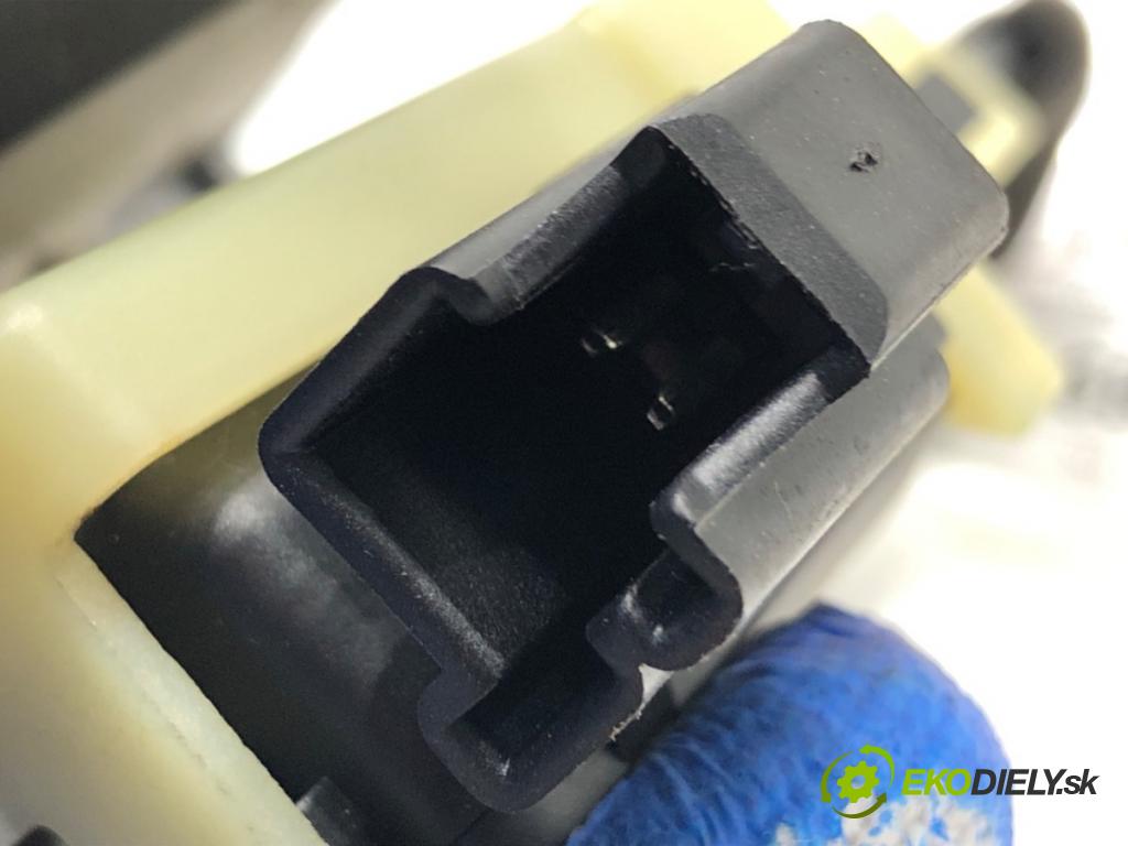 FORD ECOSPORT SUV 2018 108 kW 2.0 Flex 4x4 1999 zámok dverí zad GN1A-5426413-BB