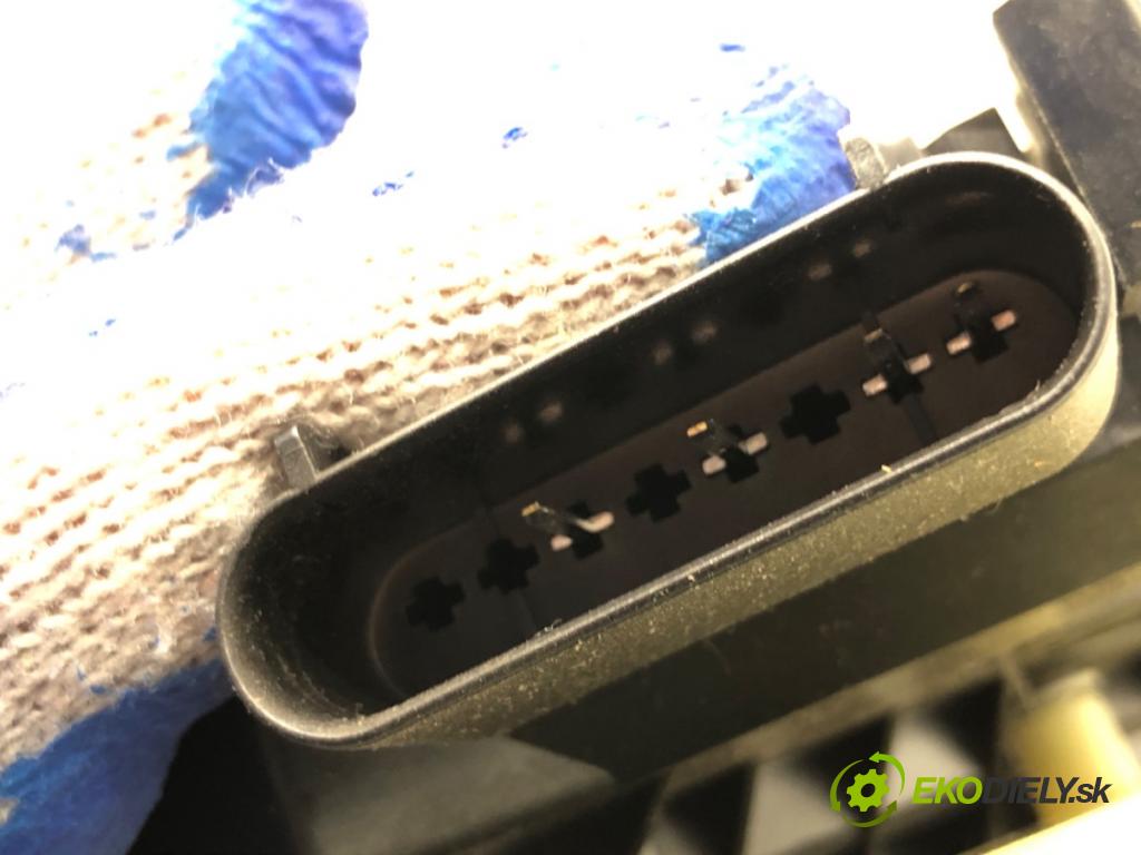 FORD ECOSPORT SUV 2018 108 kW 2.0 Flex 4x4 1999 zámok dverí zad GN1A-5426413-BB