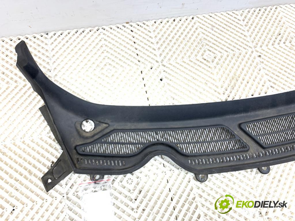 FORD ECOSPORT SUV 2018 108 kW 2.0 Flex 4x4 1999 Torpédo, plast pod čelné okno GN15-A02216-ADW (Torpédo (plast pod čelným sklom))