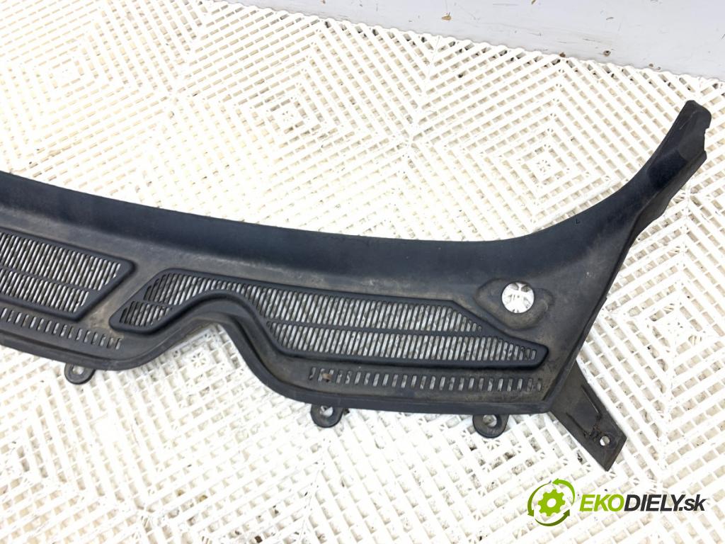 FORD ECOSPORT SUV 2018 108 kW 2.0 Flex 4x4 1999 Torpédo, plast pod čelné okno GN15-A02216-ADW (Torpédo (plast pod čelným sklom))